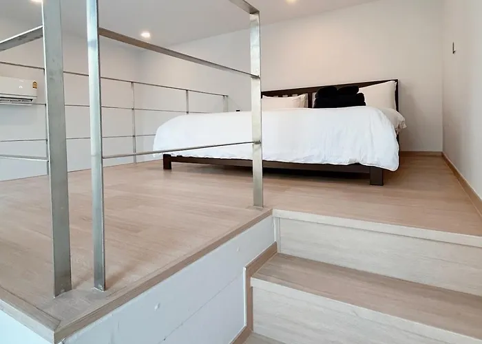 公寓 Komfort Duplex Skylight Bts Ratchayothin *