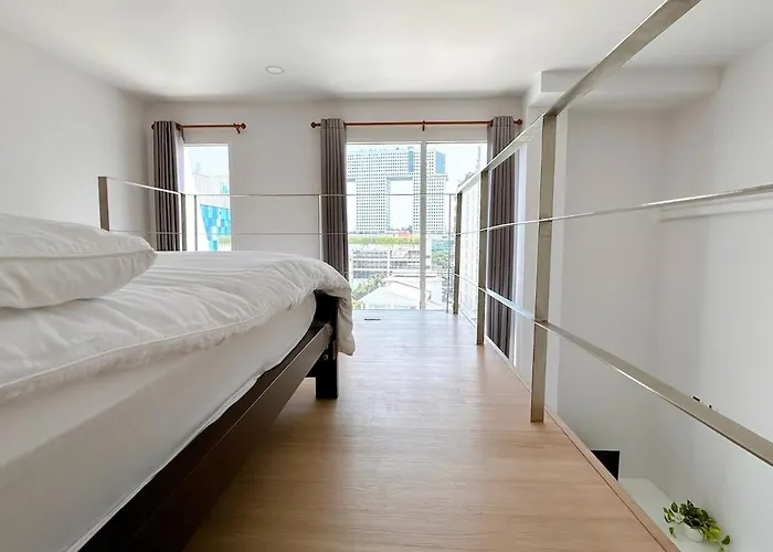 Komfort Duplex Skylight Bts Ratchayothin