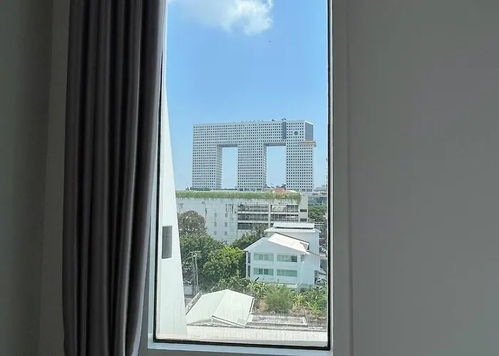 Komfort Duplex Skylight Bts Ratchayothin * 曼谷